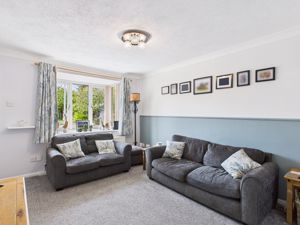 Living room- click for photo gallery